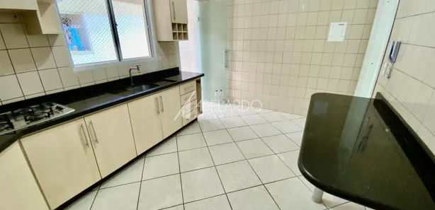 Apartamento com 3 Quartos para alugar, 94m² no Velha Central, Blumenau