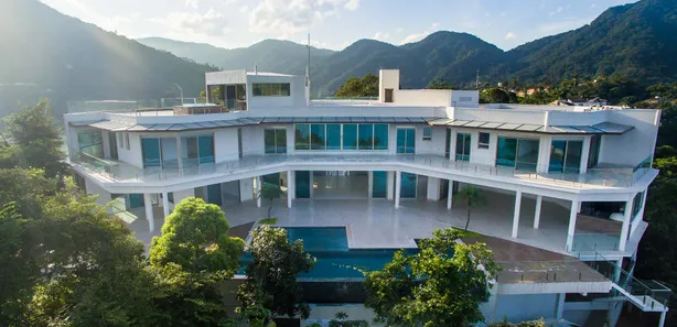 Casa de Condomínio com 10 Quartos para venda ou aluguel, 2560m² no Enseada, Ubatuba