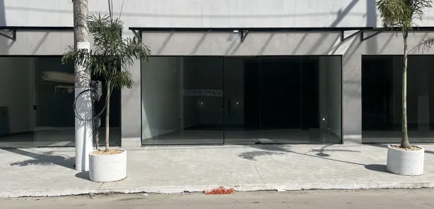 Loja / Salão / Ponto Comercial para alugar, 55m² no Vista Alegre, São Gonçalo