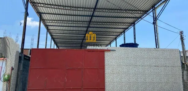 Galpão / Depósito / Armazém à venda, 300m² no Juscelino, Mesquita