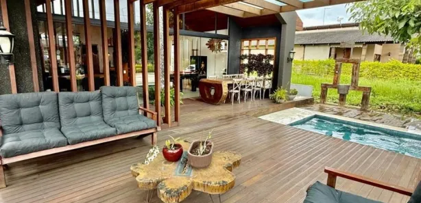 Casa de Condomínio com 5 Quartos para alugar, 200m² no , Bananeiras