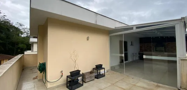Apartamento com 4 Quartos para venda ou aluguel, 215m² no Castelanea, Petrópolis