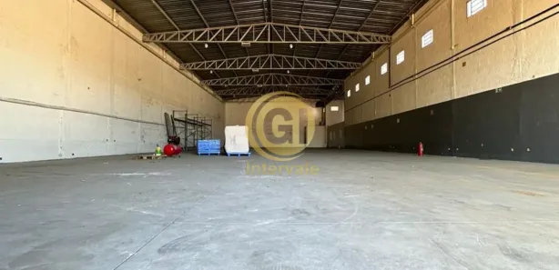 Galpão / Depósito / Armazém com 1 Quarto para alugar, 825m² no Quinta dos Eucaliptos, Taubaté