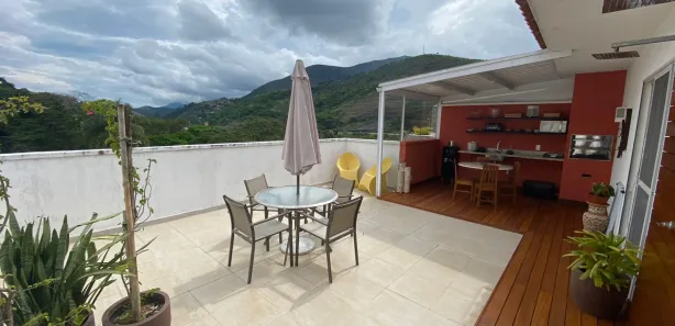 Cobertura com 4 Quartos à venda, 178m² no Itaipava, Petrópolis
