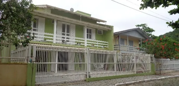 Sobrado com 5 Quartos à venda, 250m² no Praia da Enseada, São Francisco do Sul