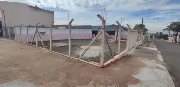 Terreno / Lote Comercial para alugar, 290m² no Conjunto Del Condor, Arapongas