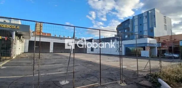 Loja / Salão / Ponto Comercial para venda ou aluguel, 708m² no Centro, Montes Claros