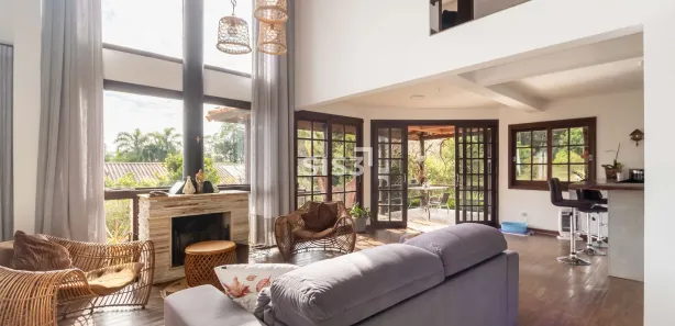 Fazenda / Sítio / Chácara com 3 Quartos à venda, 232m² no Rondinha, Campo Largo