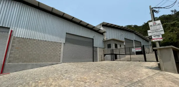Galpão / Depósito / Armazém para alugar, 3366m² no Meudon, Teresópolis