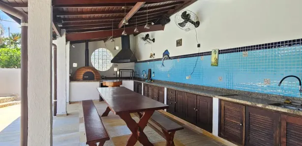 Sobrado com 4 Quartos para venda ou aluguel, 420m² no São Lourenço, Bertioga