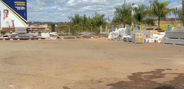 com 3 Quartos para alugar, 2500m² no , Hidrolândia