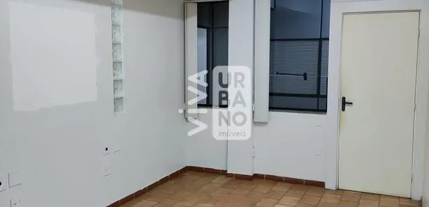 Conjunto Comercial / Sala para alugar, 240m² no Aterrado, Volta Redonda