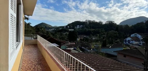 Casa com 2 Quartos para alugar, 80m² no Castelanea, Petrópolis