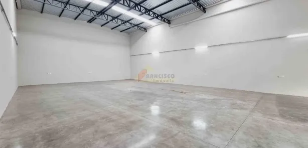 Galpão / Depósito / Armazém à venda, 370m² no Ipiranga, Divinópolis