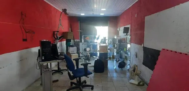 Loja / Salão / Ponto Comercial à venda, 37m² no Parque Vitória, Duque de Caxias