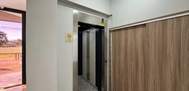 Conjunto Comercial / Sala para alugar, 60m² no Conjunto Habitacional Inocente Vila Nova Júnior, Maringá