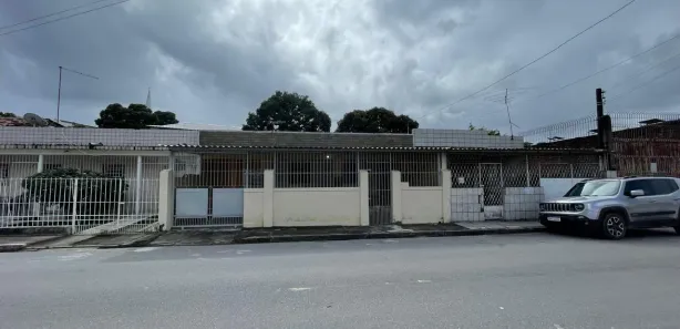 Casa com 2 Quartos para alugar, 250m² no Areias, Recife