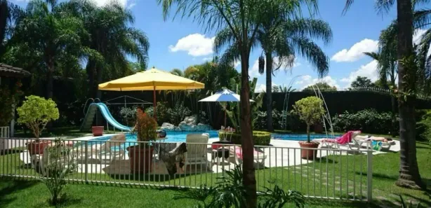 Fazenda / Sítio / Chácara com 5 Quartos para alugar, 800m² no Centro, Caçapava