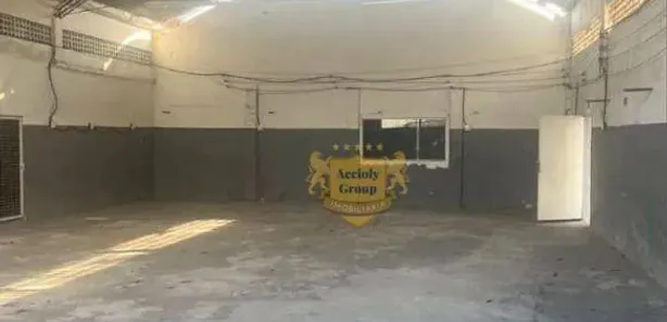 Galpão / Depósito / Armazém para alugar, 450m² no Laranjal, São Gonçalo