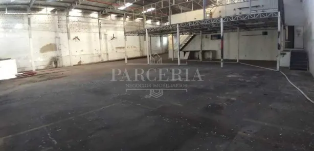 Galpão / Depósito / Armazém para alugar, 660m² no Vila Bandeirantes, Araçatuba