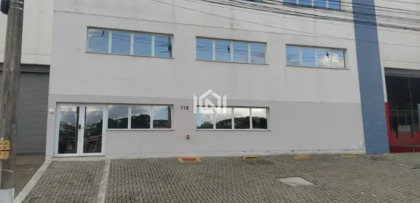 Galpão / Depósito / Armazém para venda ou aluguel, 1000m² no Jardim Planalto, Carapicuíba