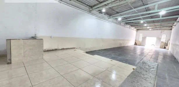 Loja / Salão / Ponto Comercial à venda, 200m² no Parque Residencial Souza Campos, Itaquaquecetuba