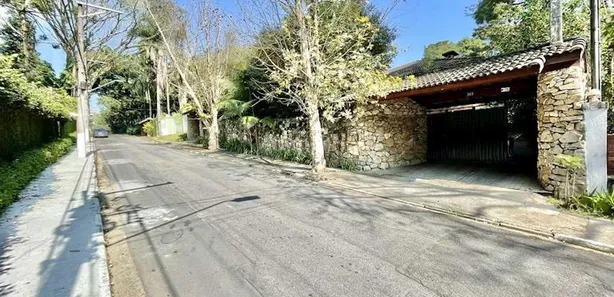 Fazenda / Sítio / Chácara com 5 Quartos para venda ou aluguel, 2530m² no Vila Santo Antônio, Cotia