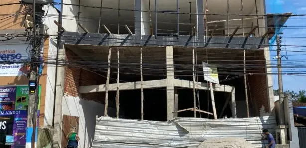 Loja / Salão / Ponto Comercial à venda, 110m² no Costazul, Rio das Ostras