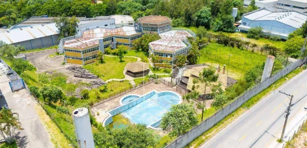 Prédio Inteiro para venda ou aluguel, 3500m² no Vila Jovina, Cotia