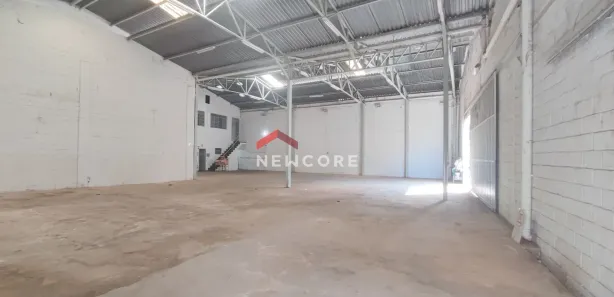 Galpão / Depósito / Armazém com 1 Quarto à venda, 540m² no Centro, Sabará
