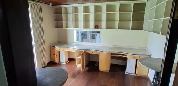 Casa com 6 Quartos para alugar, 1000m² no Cristo Rei, Curitiba