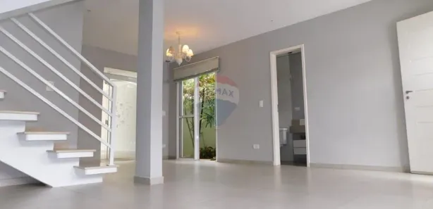 Casa de Condomínio com 4 Quartos para alugar, 146m² no Taboão, São Roque