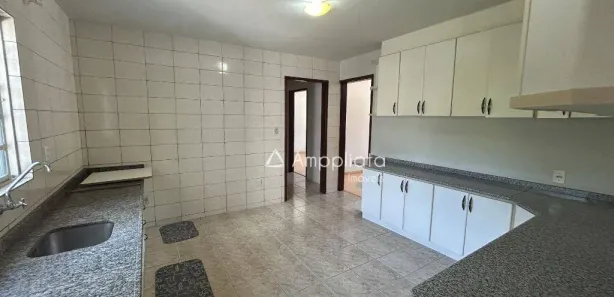 Sobrado com 4 Quartos à venda, 235m² no Jardim Menino Deus, Quatro Barras