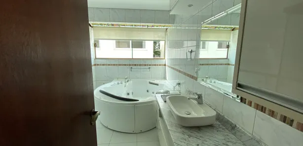 Casa de Condomínio com 3 Quartos para venda ou aluguel, 236m² no Vila Oliveira, Mogi das Cruzes