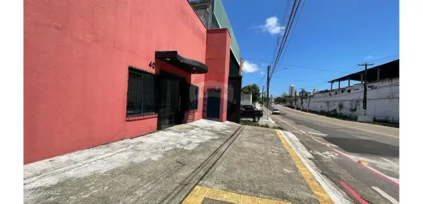 Loja / Salão / Ponto Comercial à venda, 247m² no Lagoa Nova, Natal