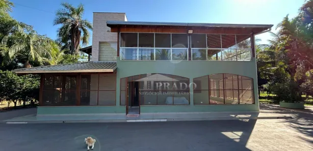 Fazenda / Sítio / Chácara com 6 Quartos à venda, 1100m² no , Ibiporã