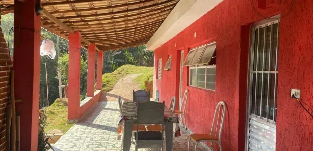 Fazenda / Sítio / Chácara com 3 Quartos à venda, 2000m² no , Araçariguama
