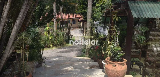 Casa de Condomínio com 4 Quartos para venda ou aluguel, 550m² no Cumbari, Mairiporã