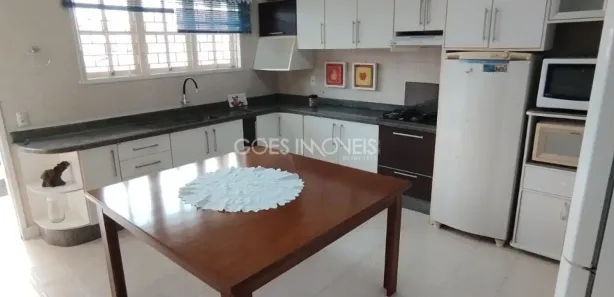 Casa com 3 Quartos para alugar, 181m² no Jardim Angélica, Criciúma