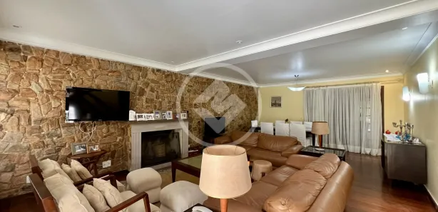 Casa de Condomínio com 4 Quartos para venda ou aluguel, 187m² no Alto, Teresópolis