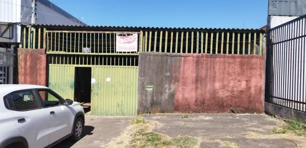 Galpão / Depósito / Armazém com 1 Quarto à venda, 300m² no Área de Desenvolvimento Econômico, Brasília