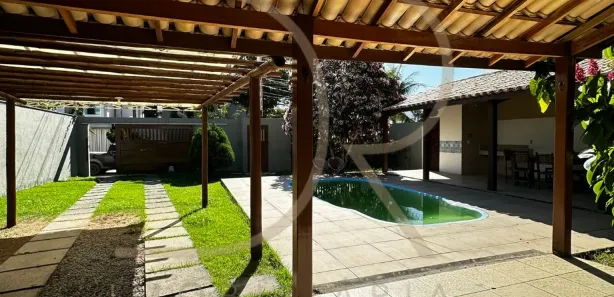 Casa de Condomínio com 4 Quartos para alugar, 250m² no , Porto Seguro