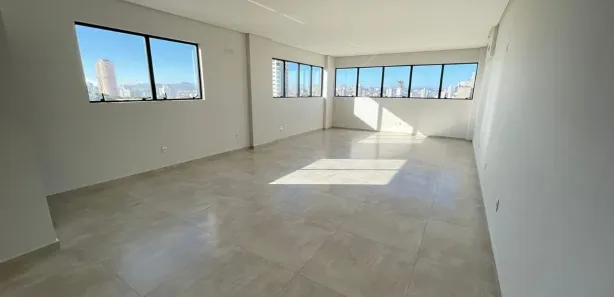Conjunto Comercial / Sala para alugar, 10m² no Presidente Médici, Chapecó