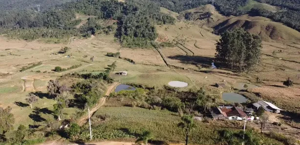 Fazenda / Sítio / Chácara à venda, 37000m² no Centro, Águas Mornas