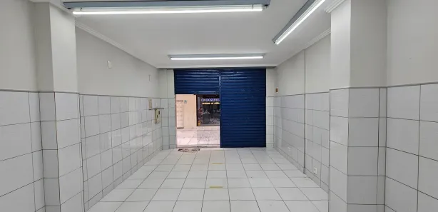 Loja / Salão / Ponto Comercial para alugar, 64m² no Centro, Macaé