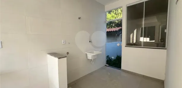 Casa de Condomínio com 2 Quartos à venda, 53m² no Roma, Volta Redonda