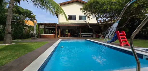Casa de Condomínio com 5 Quartos para alugar, 300m² no Busca Vida (Abrantes), Camaçari