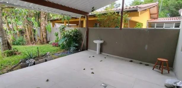 Casa com 2 Quartos para alugar, 100m² no Itacorubi, Florianópolis
