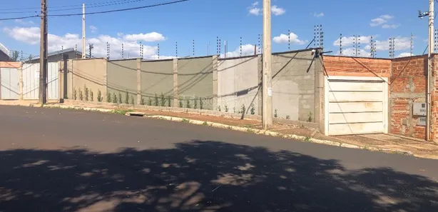 Galpão / Depósito / Armazém à venda, 297m² no Parque Laranjeiras, Araraquara