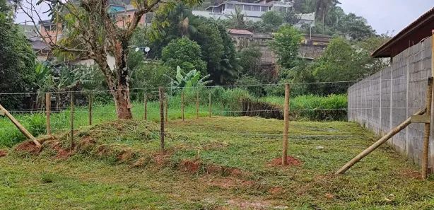 Terreno / Lote / Condomínio à venda, 250m² no Centro, São Lourenço da Serra